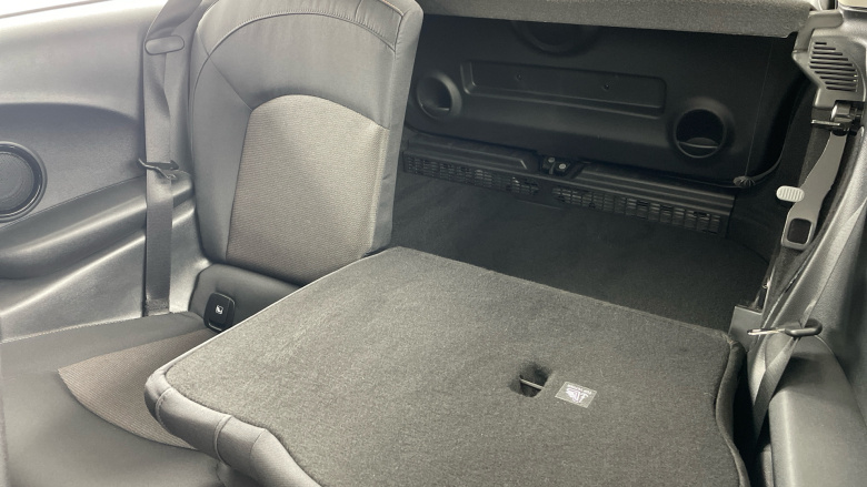 MINI Hatchback 1.5 Cooper Classic Premium 3dr Auto Petrol Hatchback